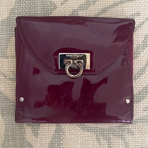 Final Markdown Vintage Salvatore Ferragamo Purple Patent Leather Wallet - Picture 1 of 5